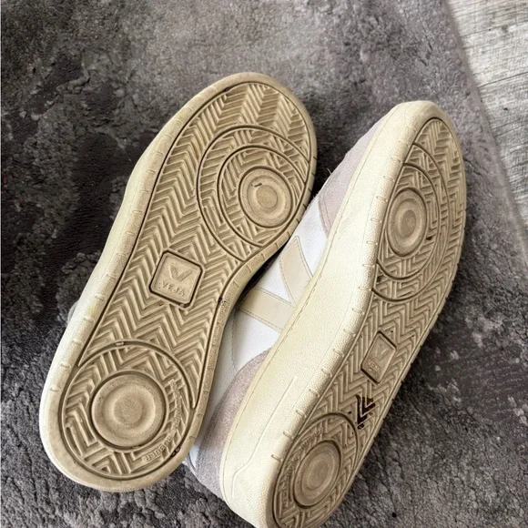 Veja Off-White and Tan Sneakers used need cleaning size 8 - Picture 4 of 8